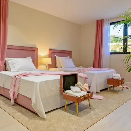 فيلة Luxury Raquel Solta With Pool & Gym Steps From The Sea