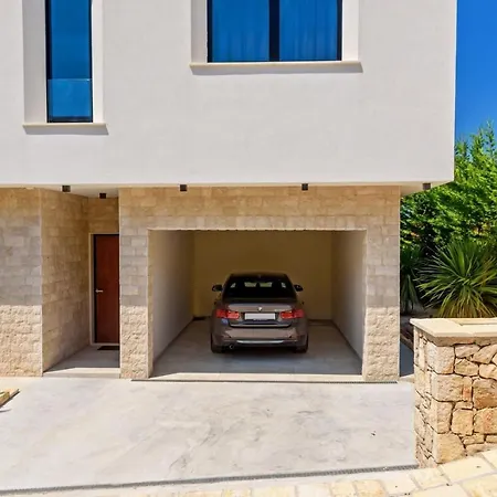فيلة Luxury Raquel Solta With Pool & Gym Steps From The Sea Nečujam