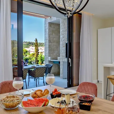Villa Luxury Beachfront Raquel With Private Pool & Gym At Solta, Croatia *
