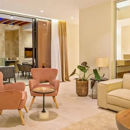 Luxury Beachfront Raquel With Private Pool & Gym At Solta, Croatia Villa *