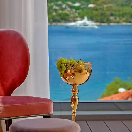 Villa Luxury Beachfront Raquel With Private Pool & Gym At Solta, Croatia Necujam