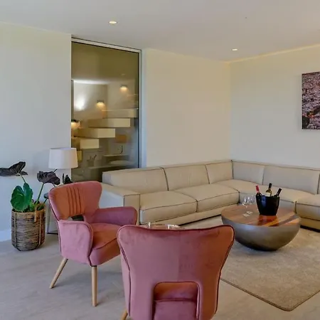 Luxury Raquel Solta With Pool & Gym Steps From The Sea فيلة