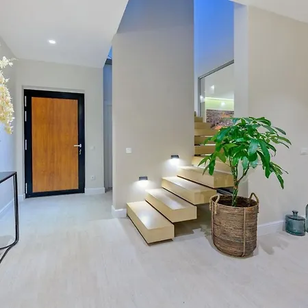Luxury Raquel Solta With Pool & Gym Steps From The Sea فيلة *