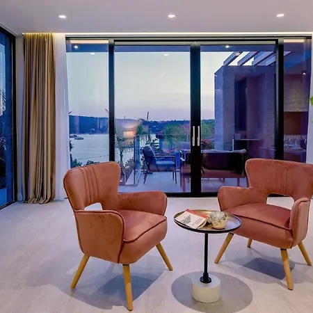 فيلة Luxury Raquel Solta With Pool & Gym Steps From The Sea