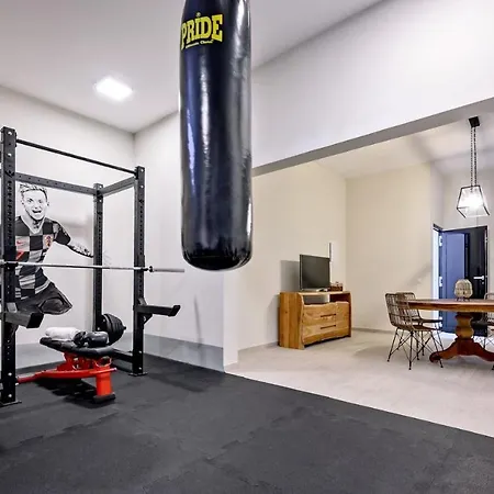 فيلة Luxury Raquel Solta With Pool & Gym Steps From The Sea *