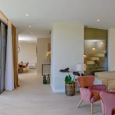 Luxury Beachfront Raquel Solta With Private Pool And Gym Villa